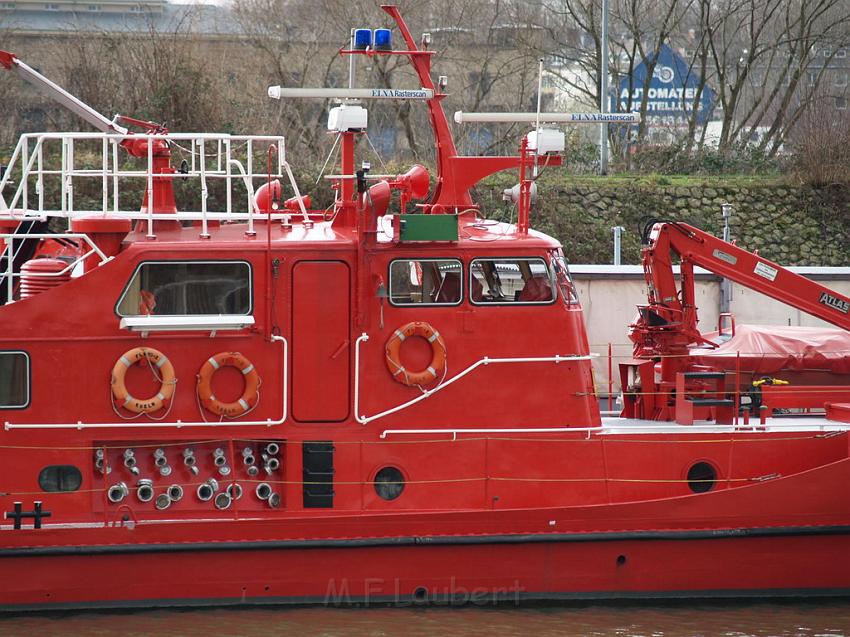 Feuerloeschboot 10-2      P112.JPG